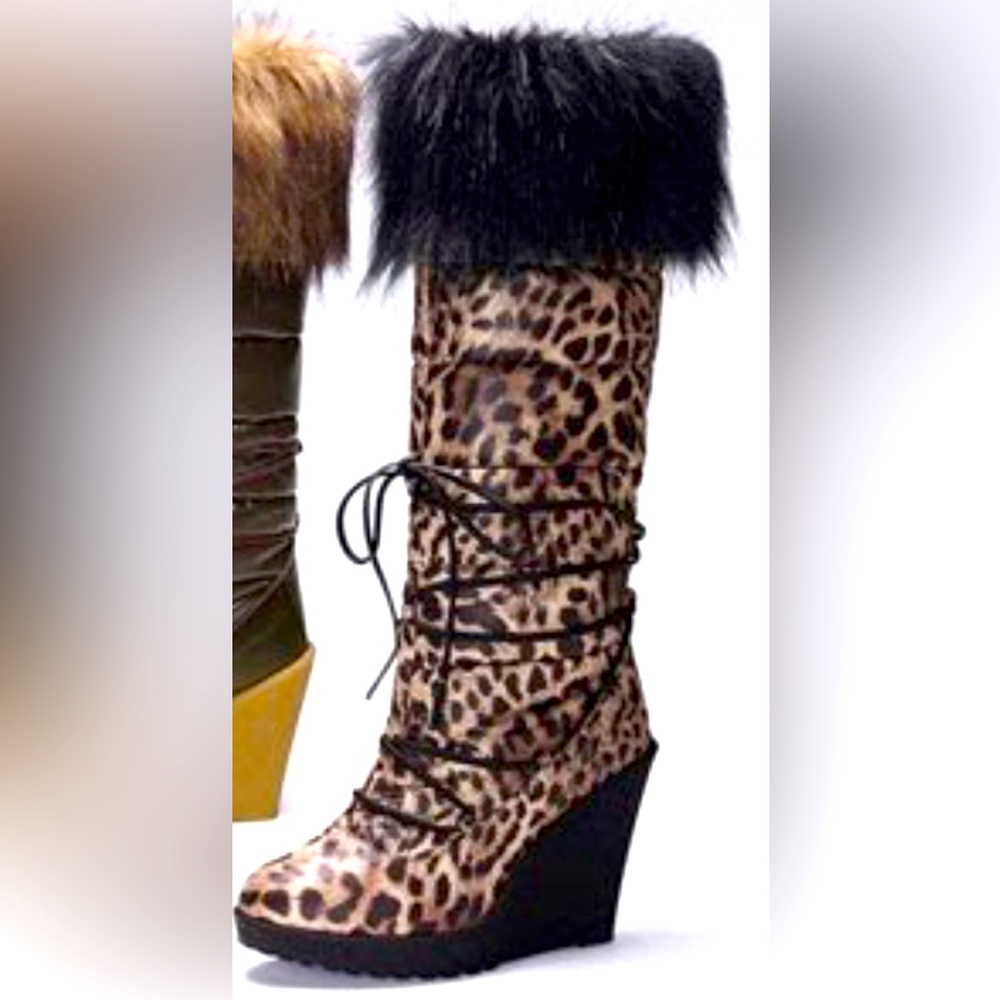 Victoria Secret Colin Stuart’s Faux-Fur Cuff Boot size 7